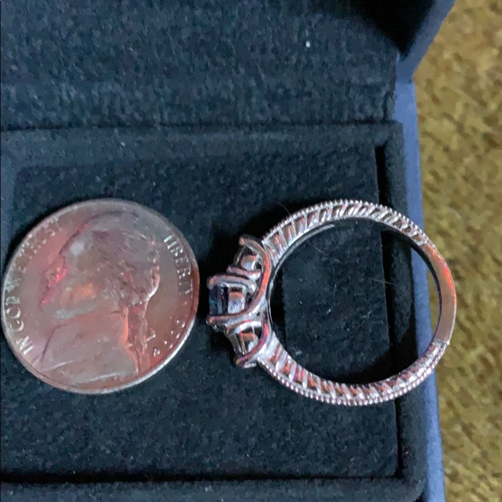 Blue Diamond certified Pompeii3 engagement ring - Picture 6 of 9